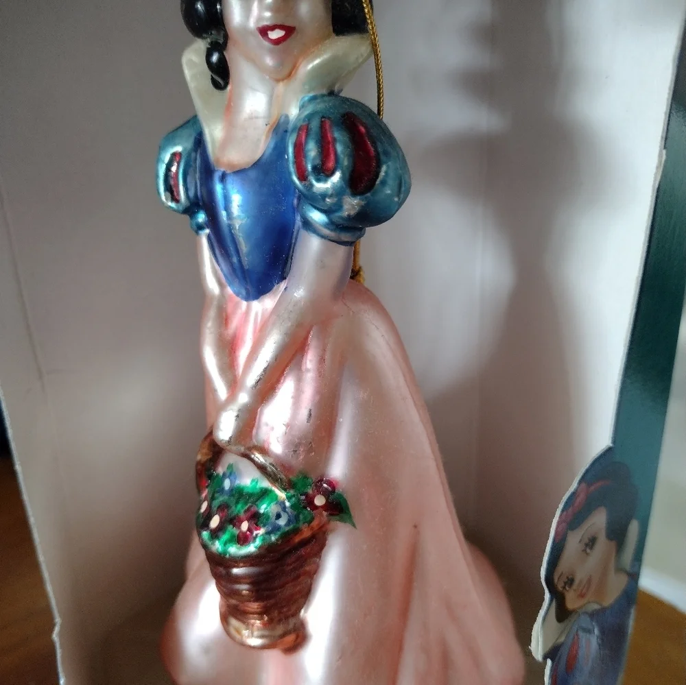 Vintage 2000 Santa's Best Disney's‎ Snow White European Style Glass Ornament